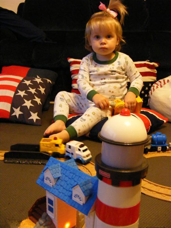 Jess_1st-GeoTraxSession (3).JPG - I love trains!... Daddy's so proud.